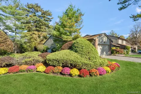 118 Estate Dr, Jericho, NY 11753