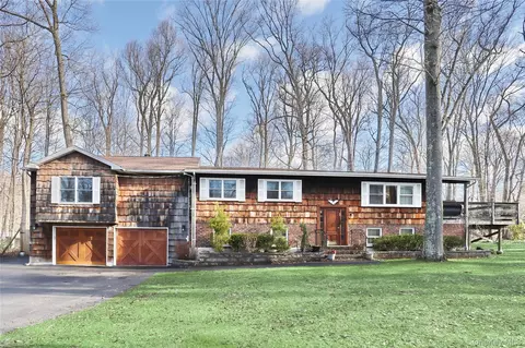 1 Forest Glen Ct, Ramapo, NY 10901