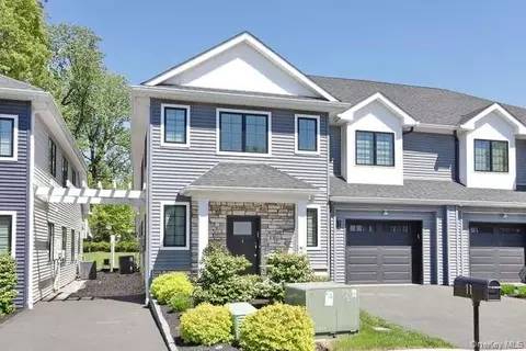 11 Silverwood Cir, Ramapo, NY 10901