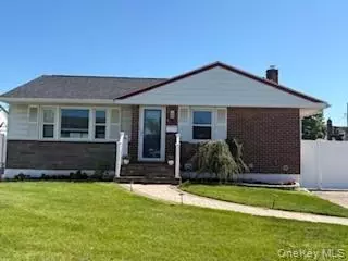 16 Buckner Ave, Hicksville, NY 11801