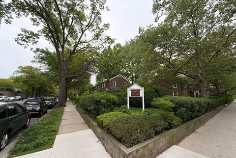 80-14 150th #25D, Jamaica, NY 11435