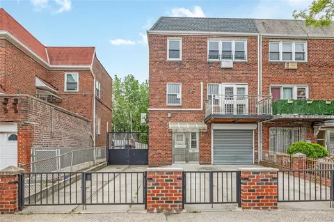 78-10 31st Ave, New York, NY 11370