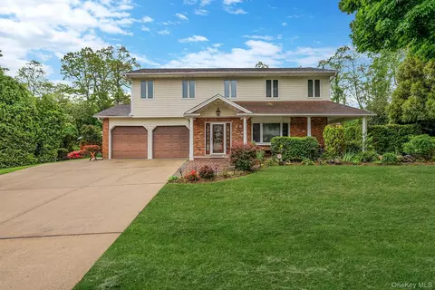 28 Manchester Blvd, Wyandanch, NY 11798
