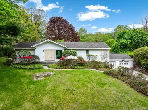 749 Croton Lake Rd, Mount Kisco, NY 10549