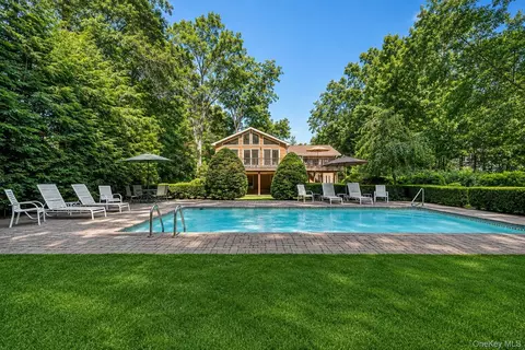 6 Sterling Forest Ln, Ramapo, NY 10901