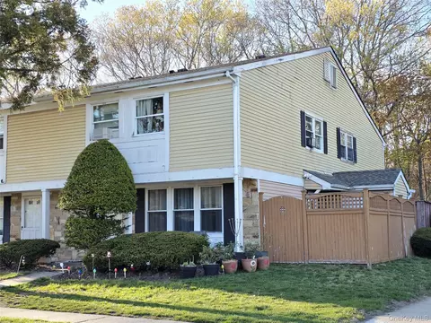 2 Ethan Allen Ct # E, Ridge, NY 11961