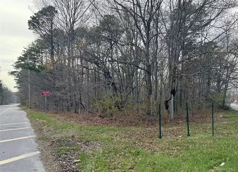 Neighborhood Road, Brookhaven, NY 11950