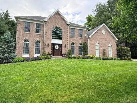 1 Hyatt Ln, Somers, NY 10589