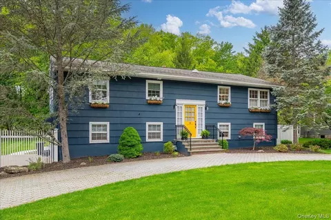280 Maple Rd, Clarkstown, NY 10989