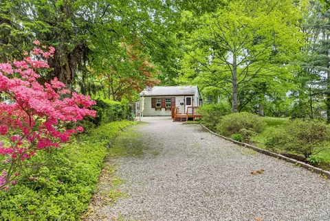 10 Mount Green Rd, Cortlandt, NY 10520