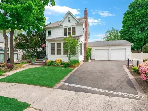 47-11 Belmont Rd, North Hempstead, NY 11020