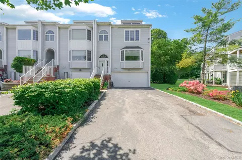 24002 Oak Park Dr #18C, Douglaston, NY 11362