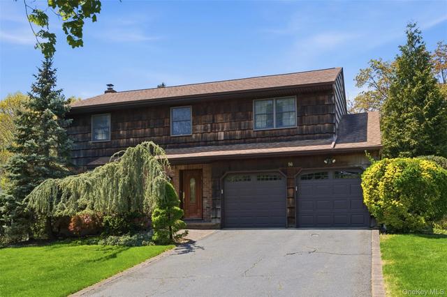 16 Amherst Ln, Smithtown, NY 11787
