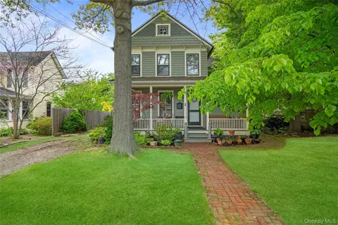 101 Jayne Ave, Patchogue, NY 11772