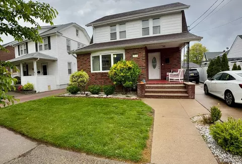 46 E Melrose St, Valley Stream, NY 11580