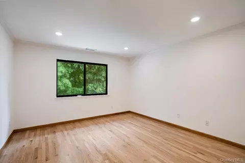Bedroom - 41 E View Ct, Jericho, NY 11753 photo 3 of 3