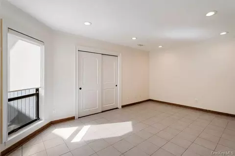 Bedroom - 41 E View Ct, Jericho, NY 11753 photo 1 of 3