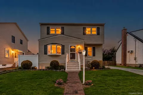 2459 Woodland Ave, Wantagh, NY 11793