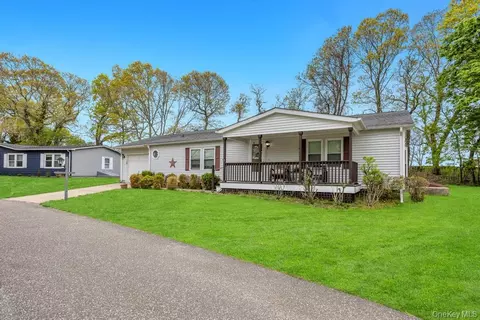 1407 Middle #45, Riverhead, NY 11933