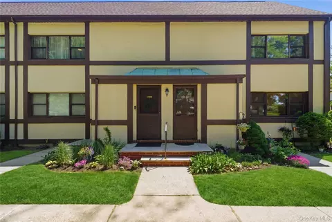 286 Cherry Valley Ave #A2, Mineola, NY 11501