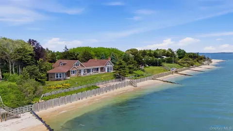 920 Cedar Point Dr E, Southold, NY 11971
