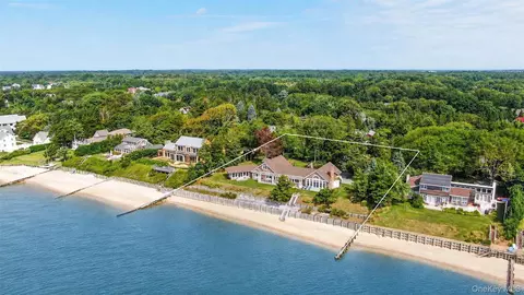 920 Cedar Point Dr E, Southold, NY 11971