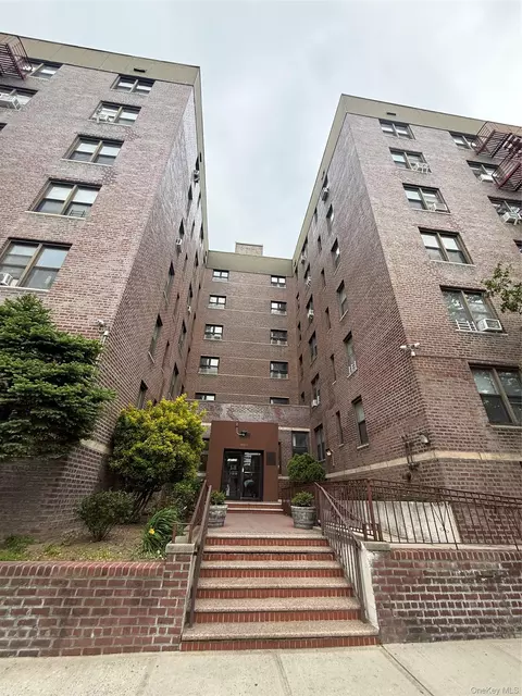 14737 Roosevelt Ave #2B, Flushing, NY 11354