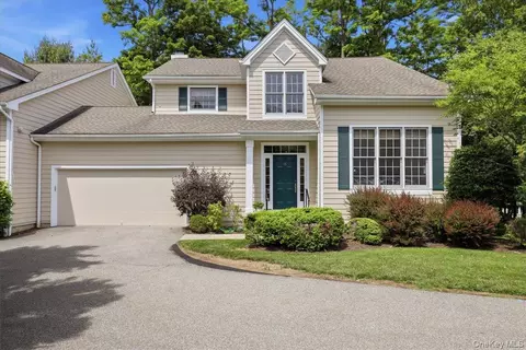 15 Old Town Xing, New Castle, NY 10549