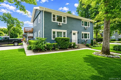 Exterior - 11 Toehee Pl #2B, Islip, NY 11751 photo 2 of 8
