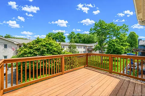 Exterior - 11 Toehee Pl #2B, Islip, NY 11751 photo 4 of 8