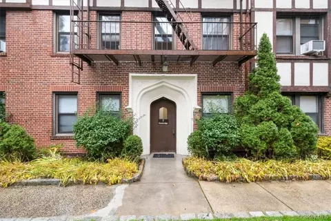 7 Greenridge Ave #A7, White Plains, NY 10605