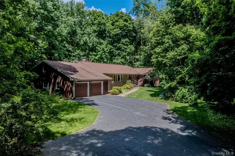 2425 Evergreen St, Yorktown, NY 10598