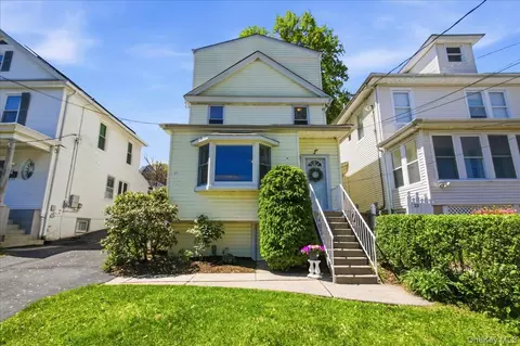 21 Clover St, Yonkers, NY 10703