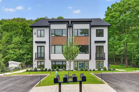 6 San Antonio Cir #102, Monroe, NY 10950