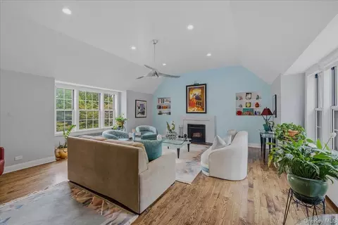 94 Pinewood Rd #3D, Greenburgh, NY 10503
