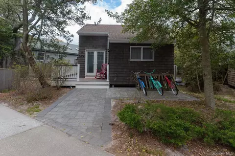 574 Bayberry Walk, Ocean Beach, NY 11770