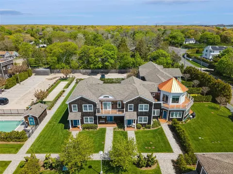 68 Foster Ave #19, Hampton Bays, NY 11946