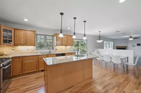 Kitchen - 15 Prestwick Dr, Monroe, NY 10950 photo 2 of 2
