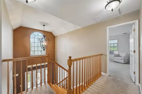 Entry Way - 15 Prestwick Dr, Monroe, NY 10950 photo 4 of 5