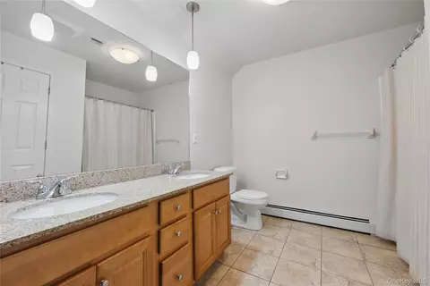 Bath - 15 Prestwick Dr, Monroe, NY 10950 photo 1 of 3