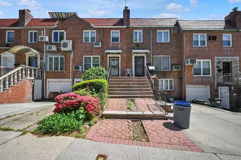 137-76 70th Rd, Flushing, NY 11367