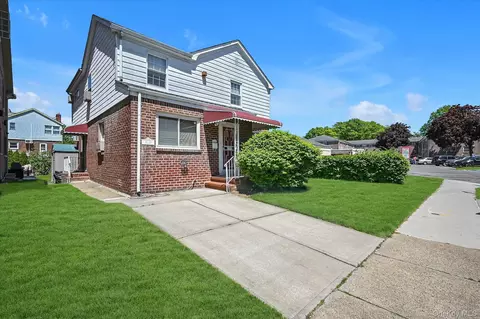 147-29 68th Rd, Flushing, NY 11367