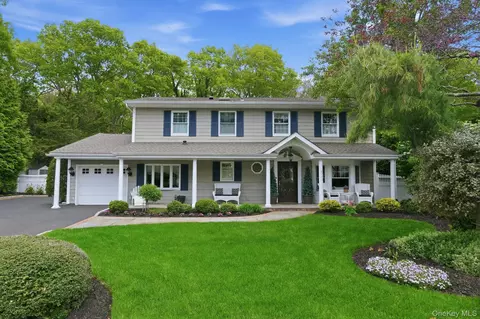 17 Milburn Rd, South Setauket, NY 11720