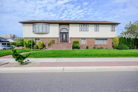159 National Blvd, Long Beach, NY 11561