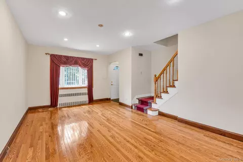 13835 64th Ave, Flushing, NY 11367 photo 2