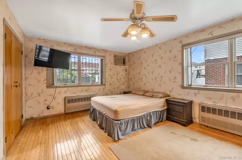 13835 64th Ave, Flushing, NY 11367 photo 4