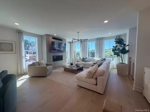 3 Victor Ln # 11, Yonkers, NY 10710