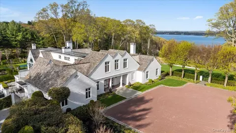 233 Cleft Rd, Mill Neck, NY 11765