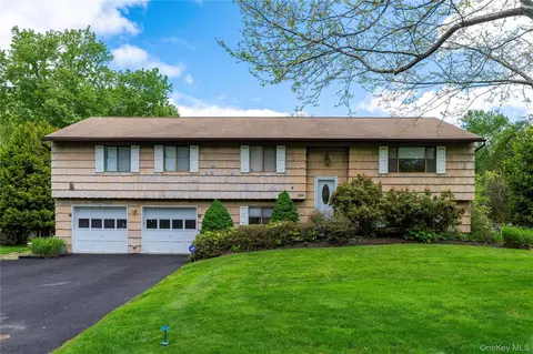 344 Heather Ct, Yorktown, NY 10598