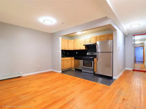 3733 107th St #1B, New York, NY 11368